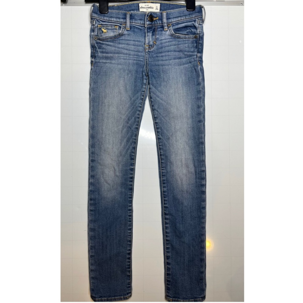 Abercrombie medium wash jeans, size 10 (kids)